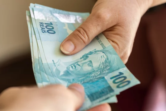 MP eleva salário mínimo a R$ 1.320 a partir de maio | JValério